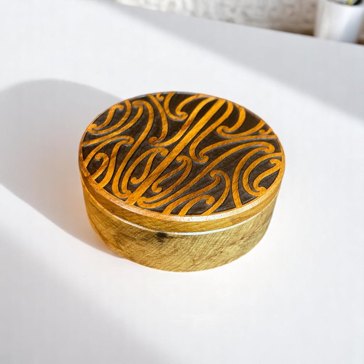 Papa Huia - Keepsake Box - Rimu - Puhoro Lid