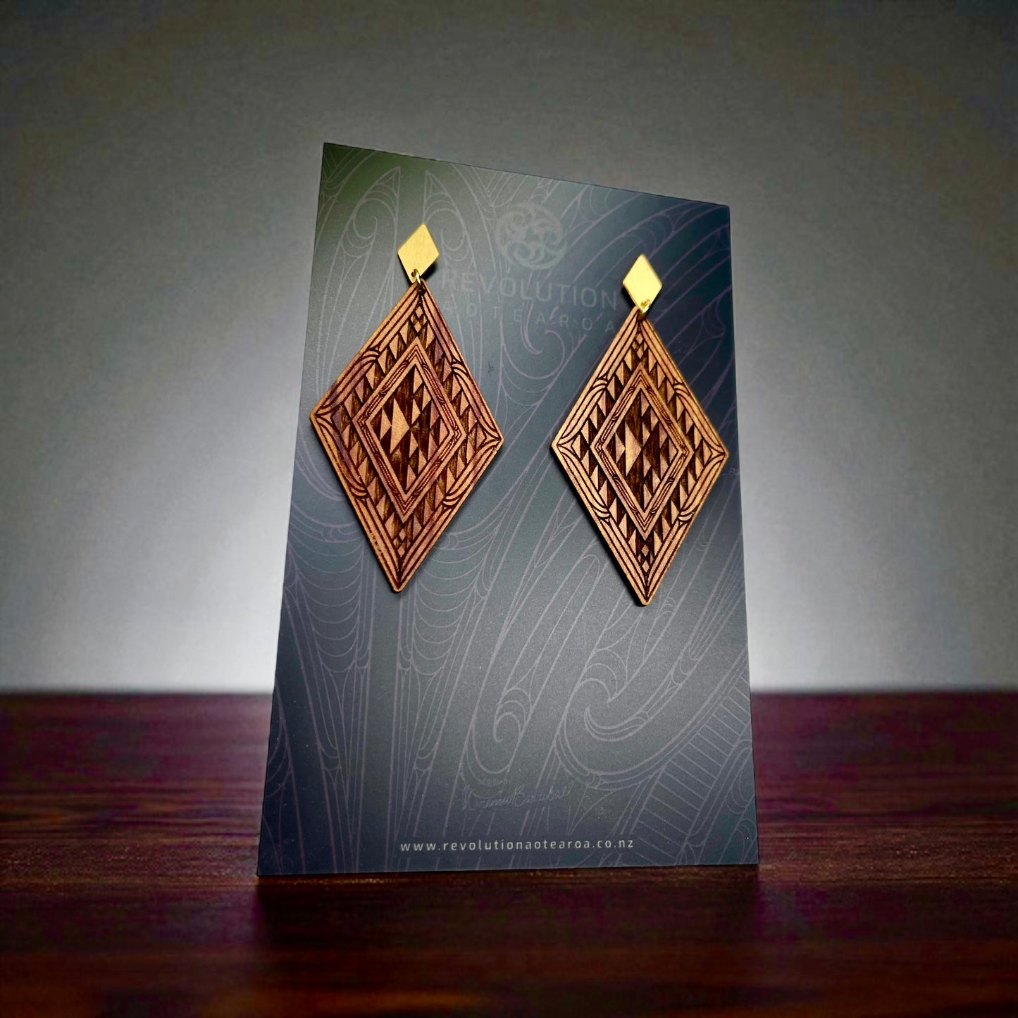 Rimu Earrings - Niho Taniwha