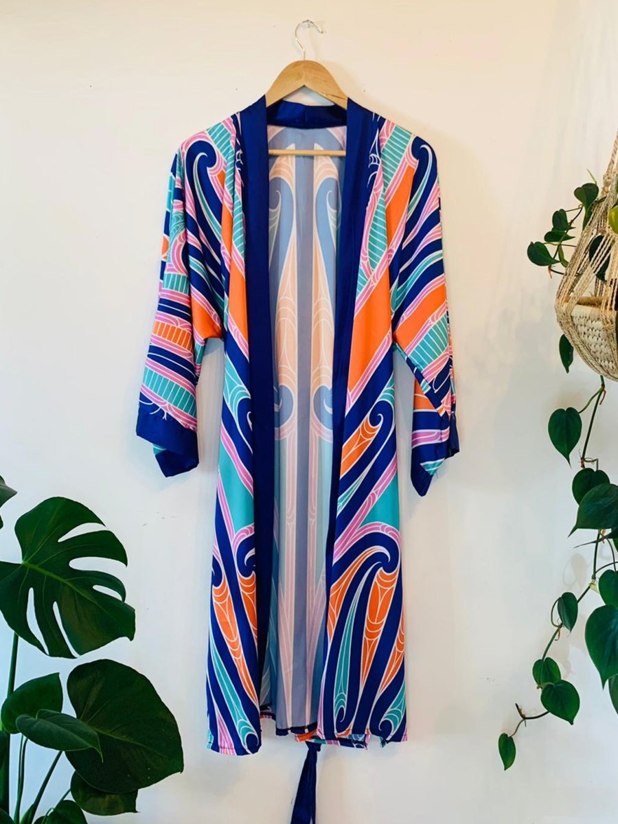 Ahuru Light Satin Robe - Revolution Aotearoa