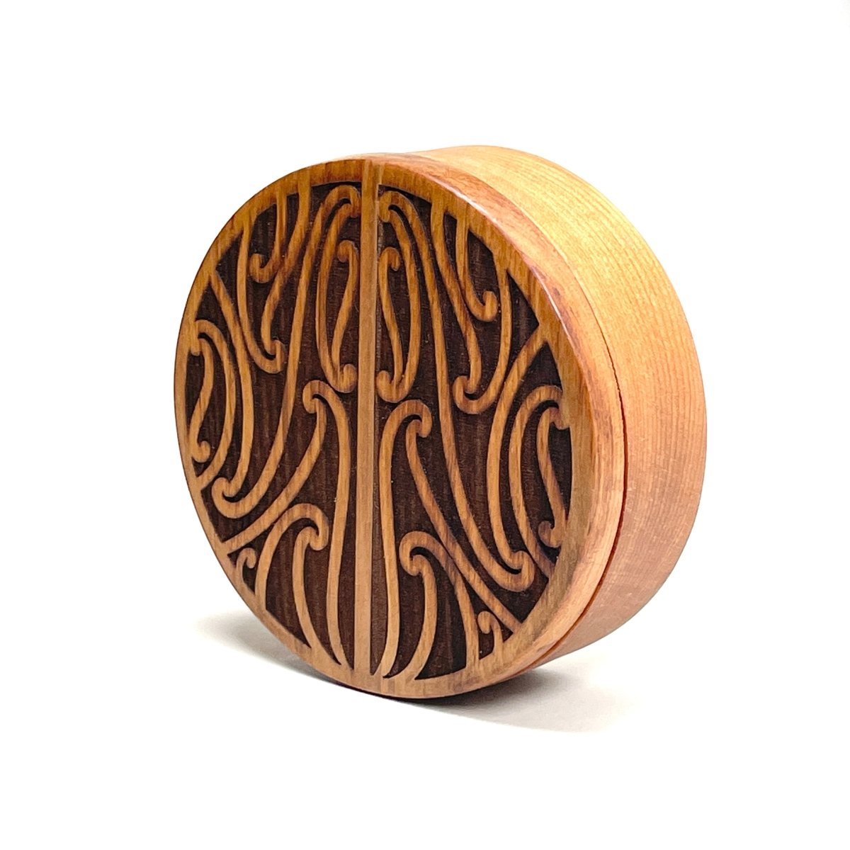 Gold Mother of Pearl Pendant - Puhoro - 70mm (sml) - Revolution Aotearoa