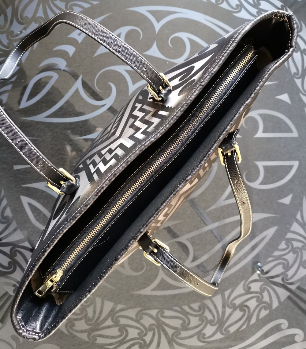 Taniko Shoulder Bag - Onewa - Revolution Aotearoa