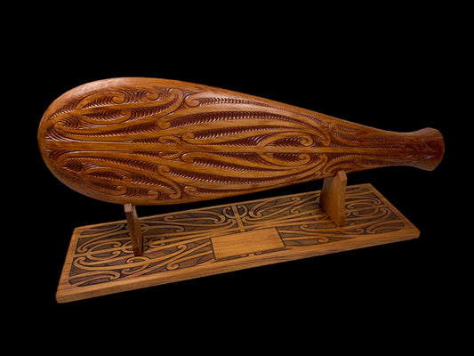 Maori Patu - Kowhaiwhai Unaunahi - Carved Native NZ Rimu - 360mm w/Stand